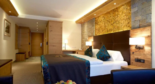 Двухместный номер Standard с видом на окрестности Hotel Tirol