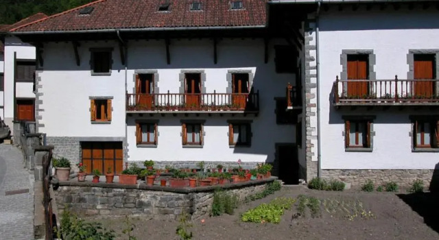 Casa Ederra, Book Hotel Hotels & Accommodations in Isaba, Hotel