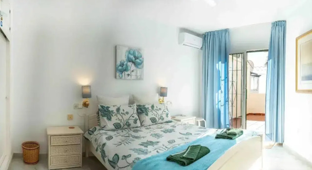 Lovely 2-bed Calahonda Apartment sea & Golf Views, Забронировать Апартаменты/квартира Калаонда Коста-Тропикаль
