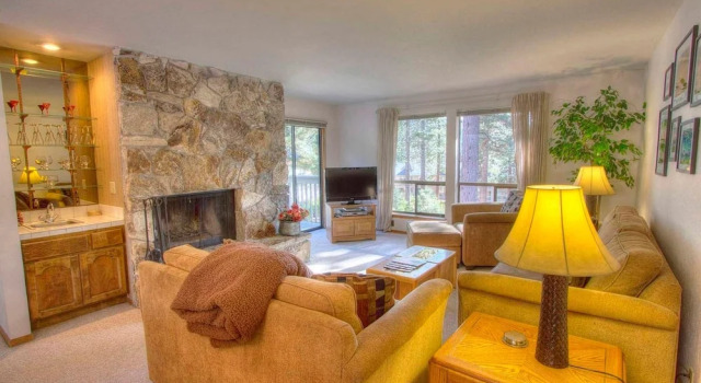 Ski Lake Lodge by Lake Tahoe Accommodations, Забронировать Отель Инклайн-Виллидж North Lake Tahoe