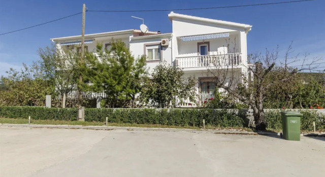 Apartments Verica, Book Apartment Sukosan Zadar County, near Makarska Beach
