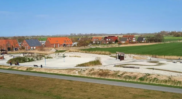 Коттедж Luetje Huuske Modern Retreat