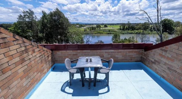 Трёхместный номер Standard Windsor River View Inn