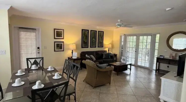 Номер Deluxe Siesta Key Inn