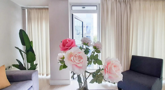 Luxurious Two Bed Two Bath with Balcony in Angel