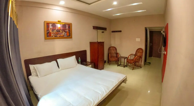 Chandragiri Inn, Varaa Hotelli Kalpetta 