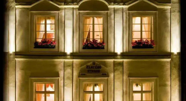 Hotel U Zlatého Stromu Prague by BHG