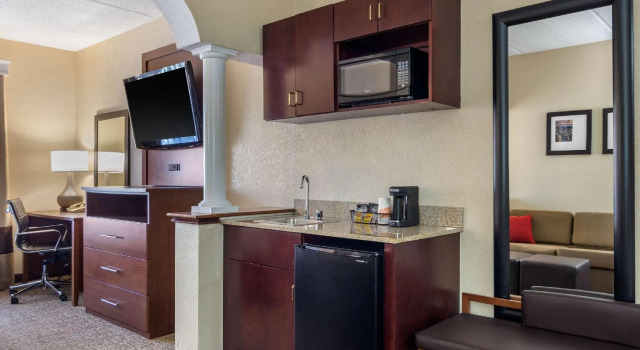 Люкс Comfort Suites Woodstock - Atlanta North