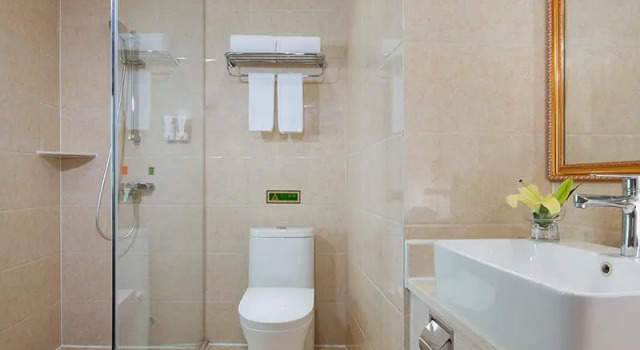 Vienna International Liangjiang Xingfu Square, Забронировать Отель Бизнес-отели Юйбэй, 4* 5*
