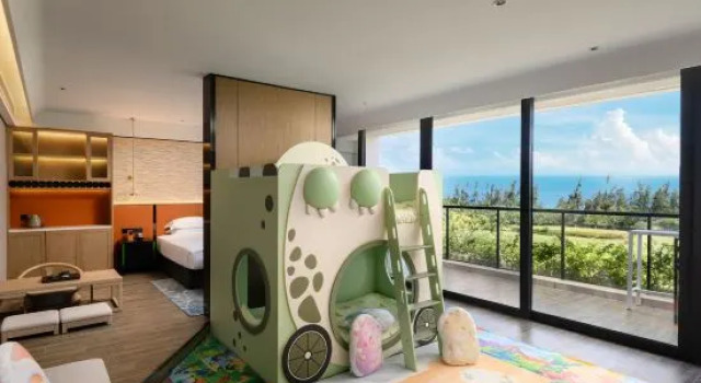Двухместный люкс с видом на сад Blue Sea Hotel At Tianya Sanya