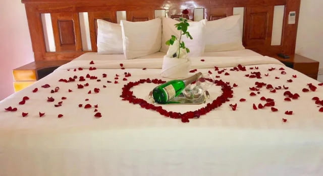 Njele Country Park, Book Hotel Hoteller i Copperbelt Province med pool, Swimmingpool