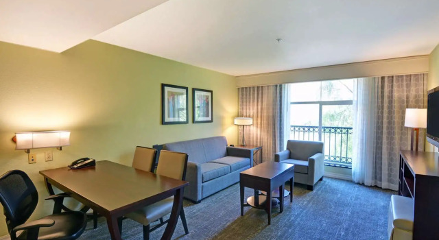 Двухместный люкс Executive с 2 комнатами Embassy Suites Valencia