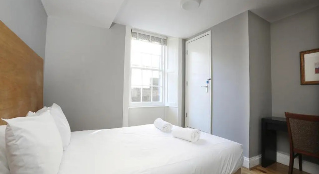 Дом с 3 комнатами Cairn Hotel & Apartments