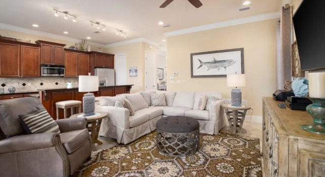 Villa Lago 1904, Varaa Villa Hotellit Emerald Coast uima-altaalla, Uima-allas