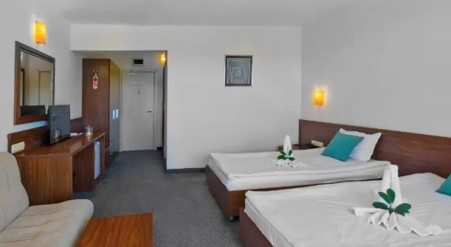 Двухместный номер Standard с балконом Hotel Glarus Beach