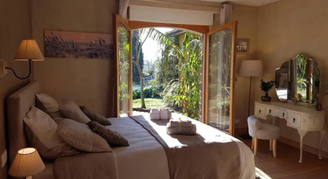 B&B Lou Mas (Adults Only), Rezerwuj Bed and Breakfast Pommeret Bretania