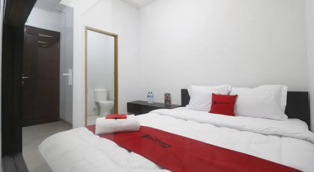 RedDoorz @ Limo Depok, Rezervovat Hotel Depok West Java