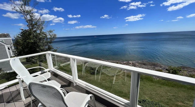 Студия Bluefin Bay on Lake Superior
