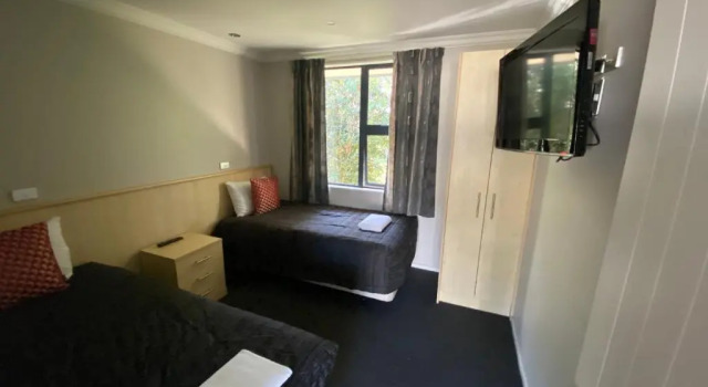 Семейные апартаменты c 1 комнатой Grove Park Motor Lodge