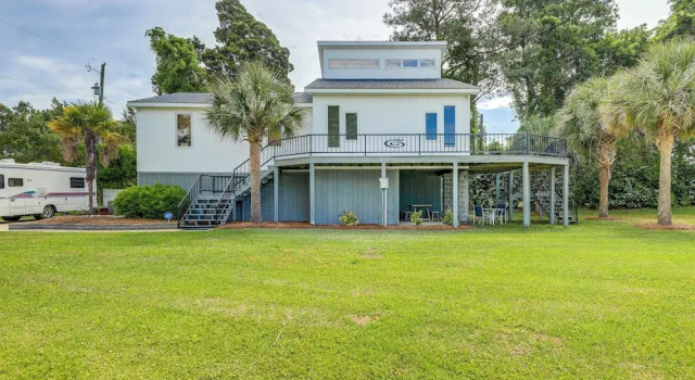New Bern Home w/ Water View ~ 6 Mi to Downtown!, Забронировать Дом для отпуска Виллы Нью-Берн, Вилла