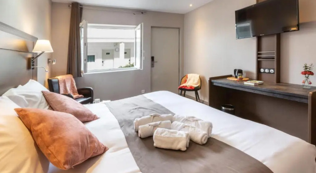Двухместный номер Superior Hôtel Grand Confort Le Moulin Rouge