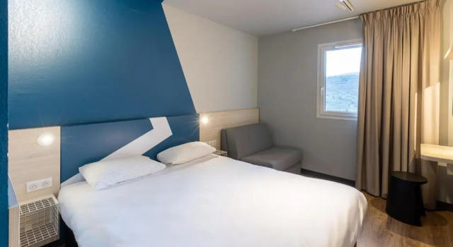 Трёхместный номер Standard ibis Budget Millau Viaduc