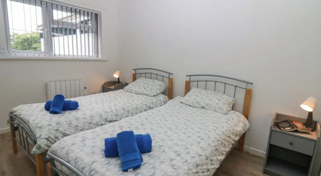 17 Coedrath Park, Забронировать Дом для отпуска Сондерсфут 