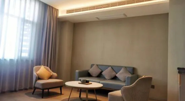 Люкс Homeinn Selected Hotel (Yixing Wanshi Industrial Park Huadong Stone City)
