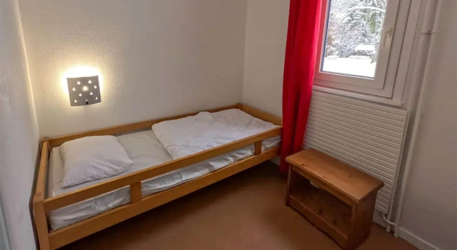 2-bedroom Home in Monts Jura, Prenota Appartamento  