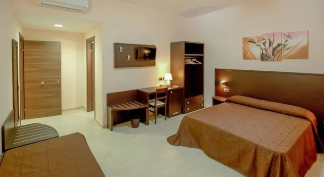 B&B Rocca Dei Fiori, Book Bed and Breakfast Hotels in Sicily with Parking, Parking
