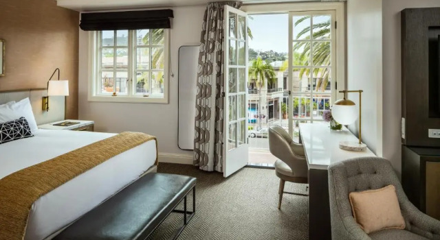 Трёхместный номер Superior La Valencia Hotel