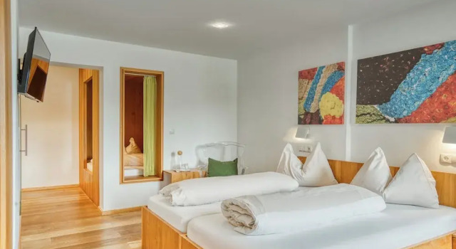 Семейный номер Standard с балконом Hotel Wirtshaus Sattlerwirt