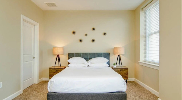Visit Memphis From A Spacious 1-Bedroom Loft!, Забронировать Апартаменты/квартира Апартаменты Мемфиса, рядом с Belz Museum of Asian Judaic Art, Апартаменты/квартира