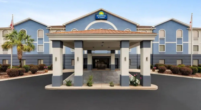 Days Inn & Suites Prattville-Montgomery, Varaa Hotelli Prattville Alabama