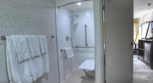 Одноместный люкс Holiday Inn Express & Suites Toronto Airport West by IHG