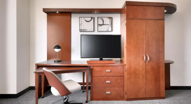 Двухместный люкс c 1 комнатой Courtyard by Marriott Lincoln Downtown