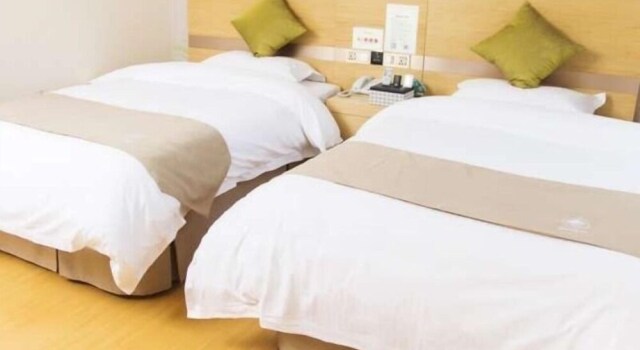 Семейный номер Standard GreenTree Inn Jiangsu Yancheng Dafeng port Sea world Hotel