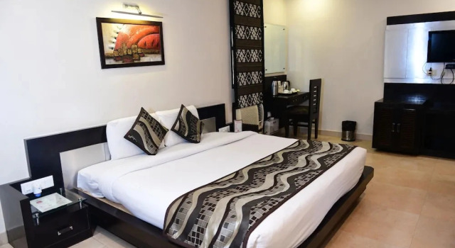 Номер Royal с видом на город Hotel Ravisha Continental