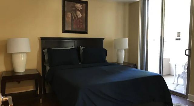 2 Bed 2 Bath in Studio City