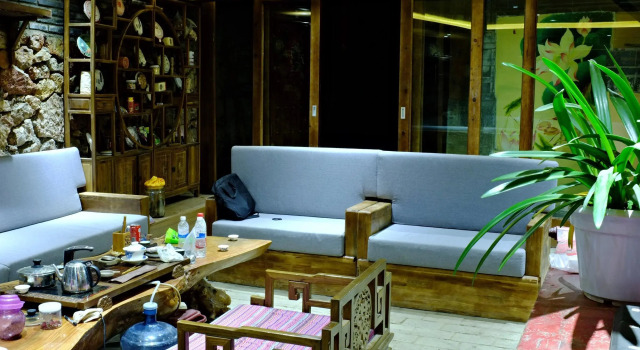Baisha Holiday Resort Lijiang, Забронировать Курортный отель Baisha Юньнань