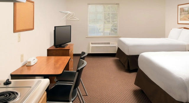 Четырёхместный номер Standard WoodSpring Suites Lebanon
