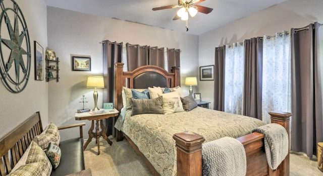 'bearadise Bungalow' ~ 2 Mi to Magnolia Market!, Boek Hotel Hotels in Waco met parkeren, Parkeren