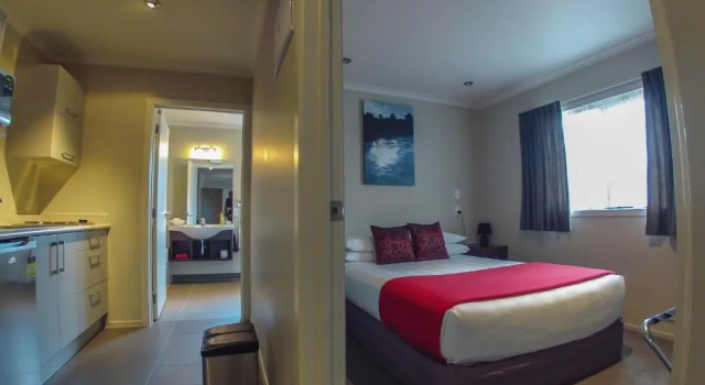 Апартаменты Albert Court Motor Lodge