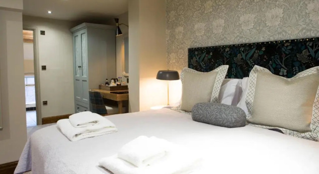 The Legh Arms Prestbury, Book Hotel Prestbury Cheshire
