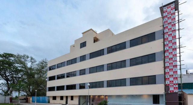 OYO 22105 Hotel Half Moon Inn, Забронировать Отель Отели штата Тамилнада с завтраком, Завтраки