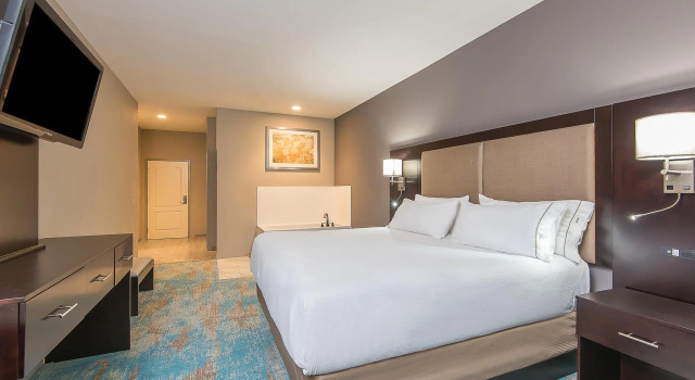 Двухместный номер Standard Holiday Inn Express & Suites Norwood-Boston Area by IHG