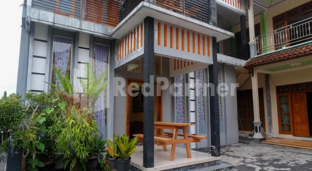 Wisma Giri Mulyo B Near Grojogan Sewu Mitra RedDoorz