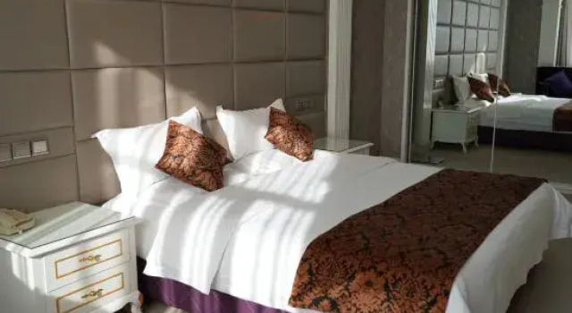 Люкс Business Royal Hotel