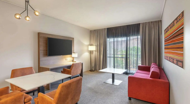 Полулюкс DoubleTree by Hilton Alice Springs