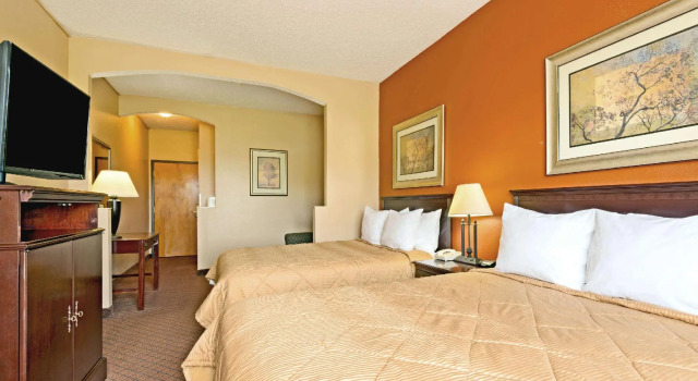 Четырёхместный номер Standard Days Inn by Wyndham Coliseum Montgomery AL